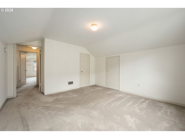 2045 KINCAID St, Eugene, OR 97405