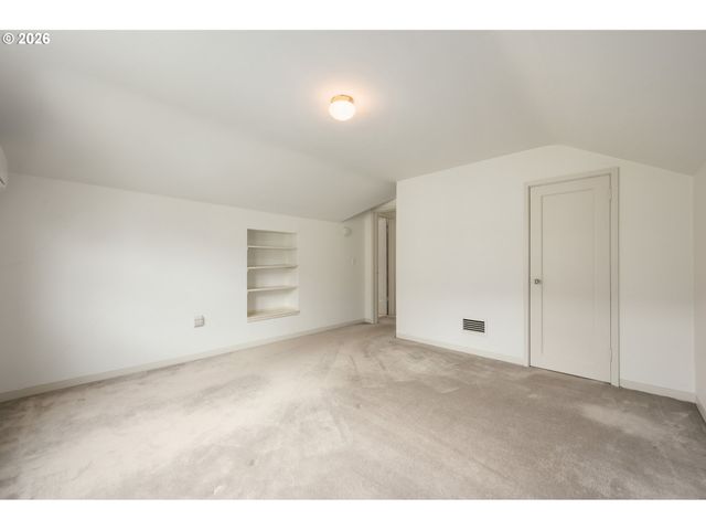 2045 KINCAID St, Eugene, OR 97405