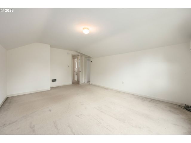 2045 KINCAID St, Eugene, OR 97405