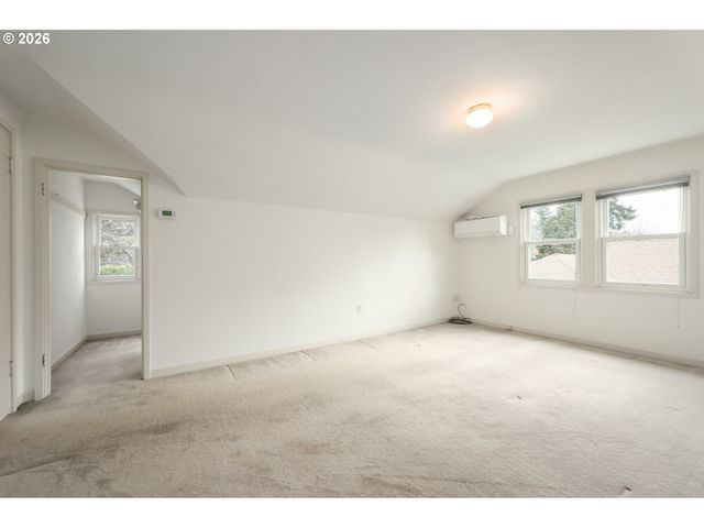 2045 KINCAID St, Eugene, OR 97405