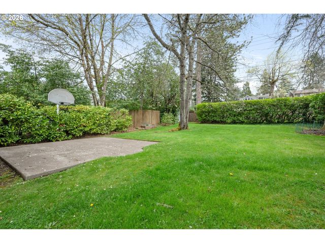2045 KINCAID St, Eugene, OR 97405