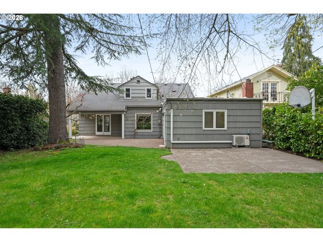 2045 KINCAID St, Eugene, OR 97405