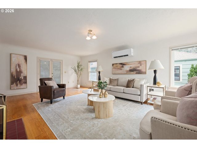 2045 KINCAID St, Eugene, OR 97405