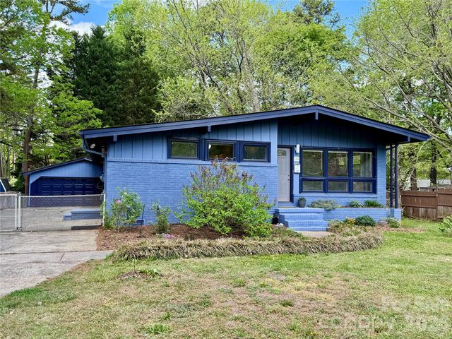 1511 Briarfield Drive, Charlotte, NC 28205