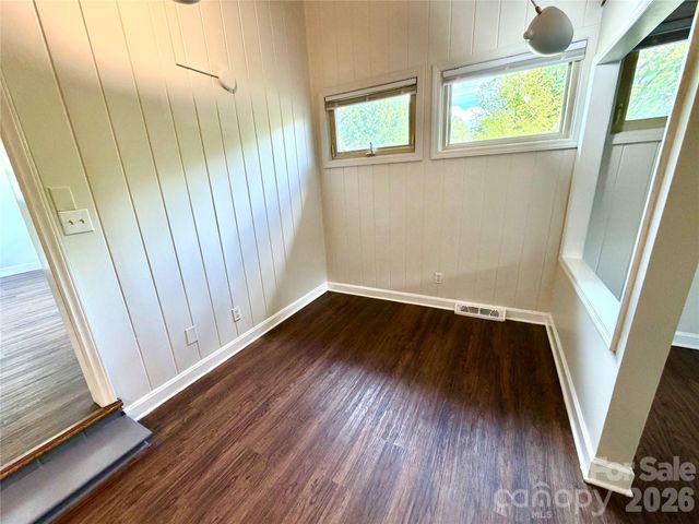 1511 Briarfield Drive, Charlotte, NC 28205