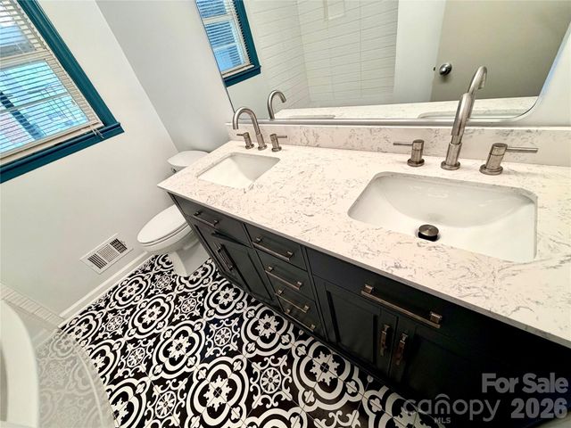 1511 Briarfield Drive, Charlotte, NC 28205