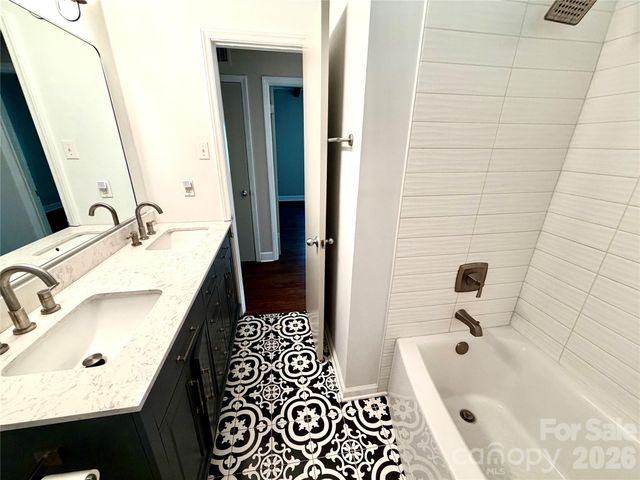 1511 Briarfield Drive, Charlotte, NC 28205