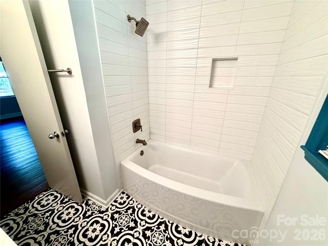 1511 Briarfield Drive, Charlotte, NC 28205