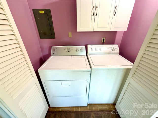 1511 Briarfield Drive, Charlotte, NC 28205