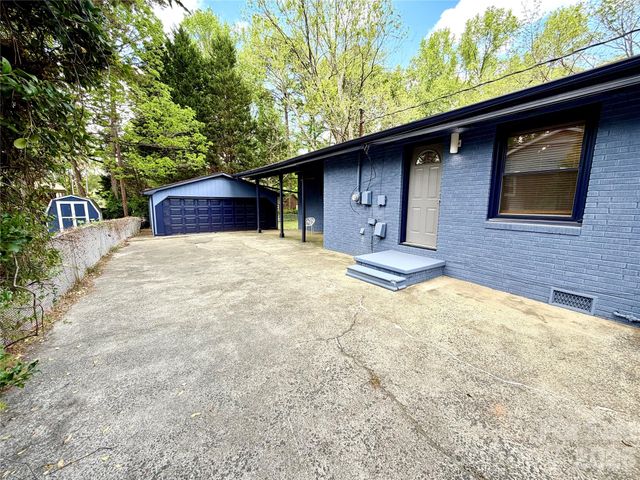 1511 Briarfield Drive, Charlotte, NC 28205