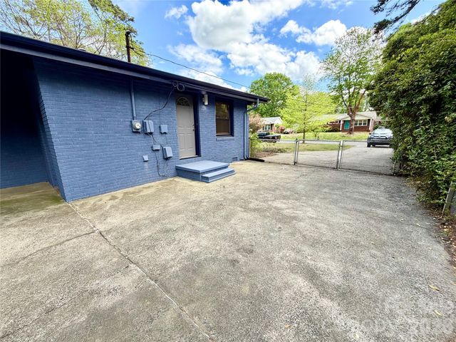 1511 Briarfield Drive, Charlotte, NC 28205