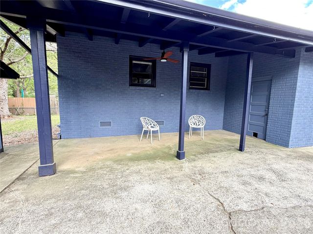 1511 Briarfield Drive, Charlotte, NC 28205