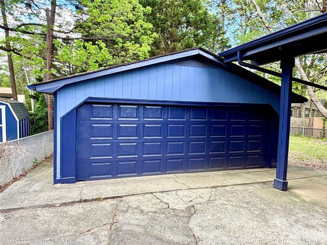 1511 Briarfield Drive, Charlotte, NC 28205