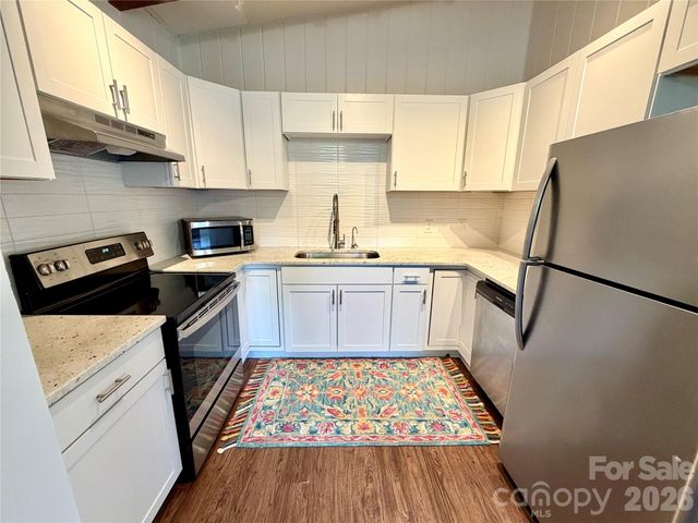 1511 Briarfield Drive, Charlotte, NC 28205