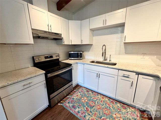 1511 Briarfield Drive, Charlotte, NC 28205