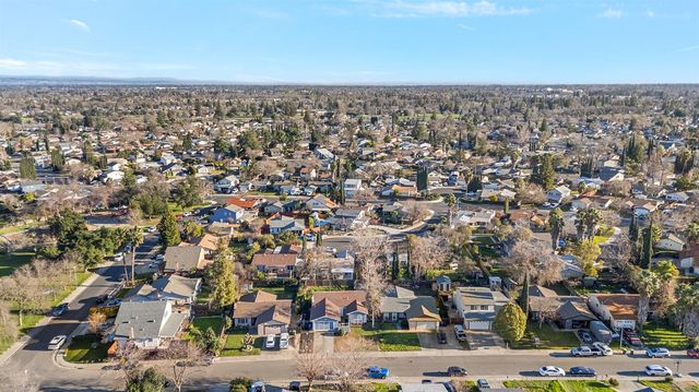 7242 Aberfeldy Way, Sacramento, CA 95842