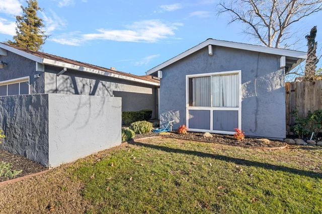 7242 Aberfeldy Way, Sacramento, CA 95842