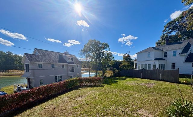 26 Eldridge Court, Hingham, MA 02043