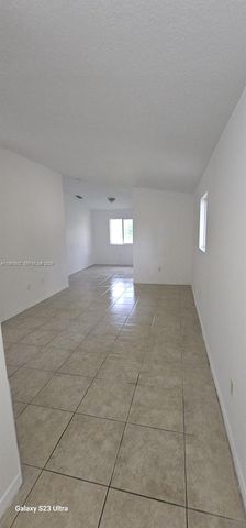935 NE 33rd Ter 204, Homestead, FL 33033