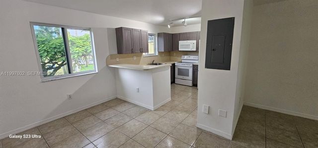 935 NE 33rd Ter 204, Homestead, FL 33033