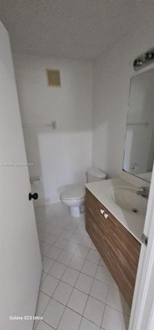 935 NE 33rd Ter 204, Homestead, FL 33033