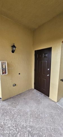 935 NE 33rd Ter 204, Homestead, FL 33033