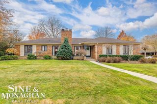 809 Fairford Road, Grosse Pointe Woods, MI 48236