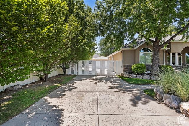 924 E COLLEGE ST, Millcreek, UT 84117