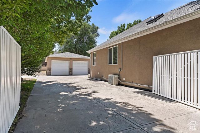 924 E COLLEGE ST, Millcreek, UT 84117