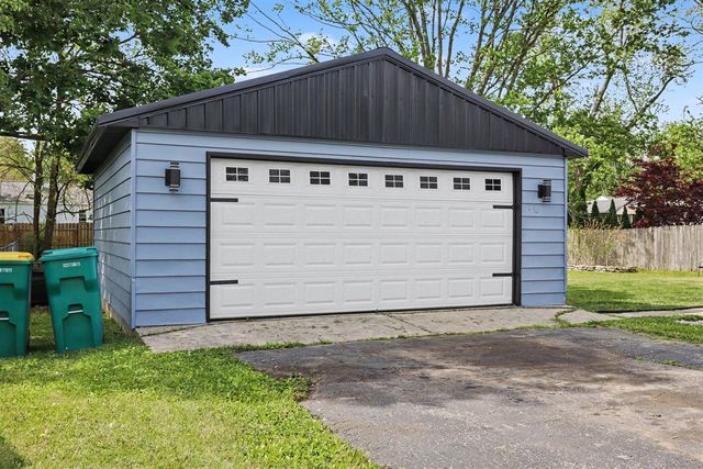 1816 Byrd Drive, Portage, MI 49002