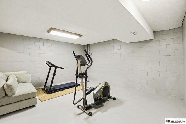 15708 Audrey Street, Omaha, NE 68136