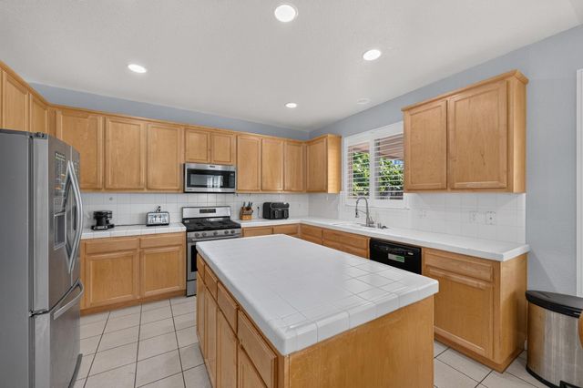 10402 Big Oak Cir, Stockton, CA 95209