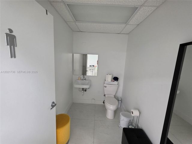 10420 NW 37th Terrace, Doral, FL 33178