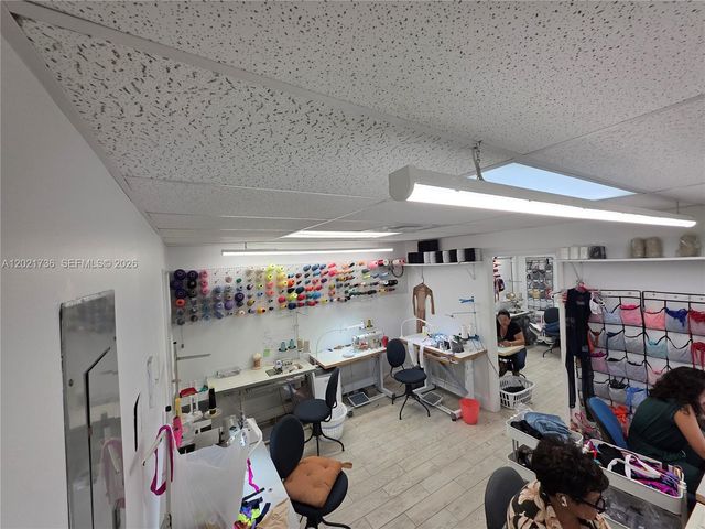 10420 NW 37th Terrace, Doral, FL 33178