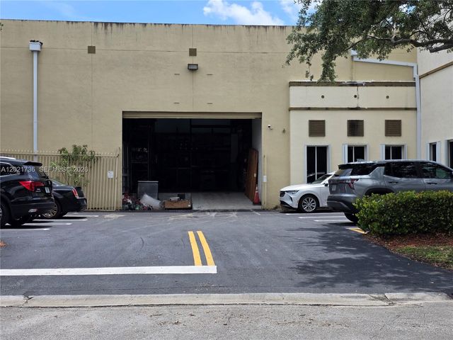 10420 NW 37th Terrace, Doral, FL 33178