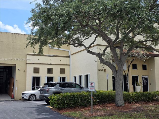 10420 NW 37th Terrace, Doral, FL 33178