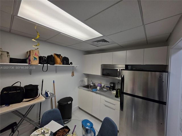 10420 NW 37th Terrace, Doral, FL 33178