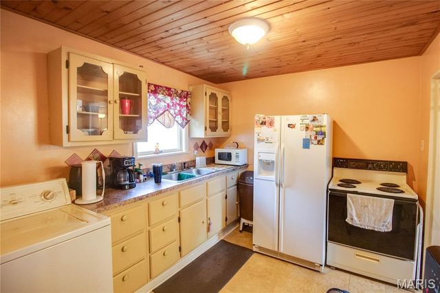 525 Denby Street, Carlinville, IL 62626