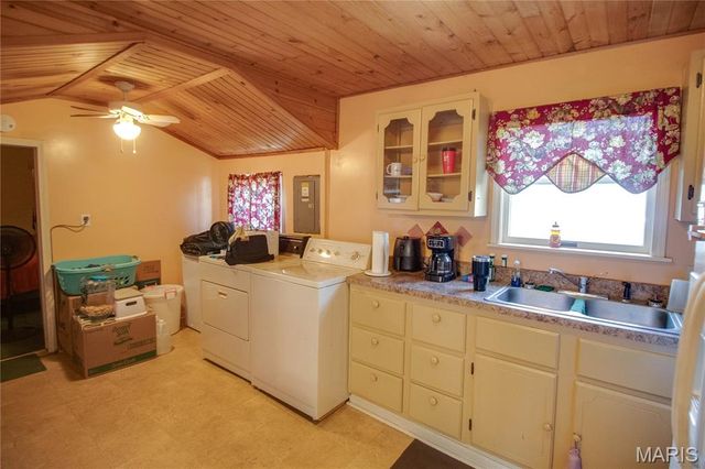 525 Denby Street, Carlinville, IL 62626