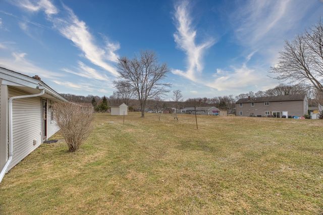 56 Burnside Dr, Swansea, MA 02777