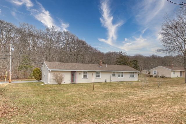 56 Burnside Dr, Swansea, MA 02777