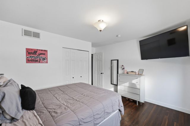 15253 Grovedale Street, Roseville, MI 48066