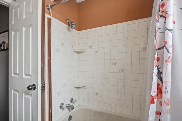 15253 Grovedale Street, Roseville, MI 48066