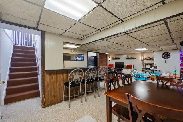 15253 Grovedale Street, Roseville, MI 48066