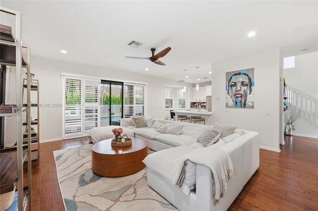 500 Cambridge Dr, Weston, FL 33326