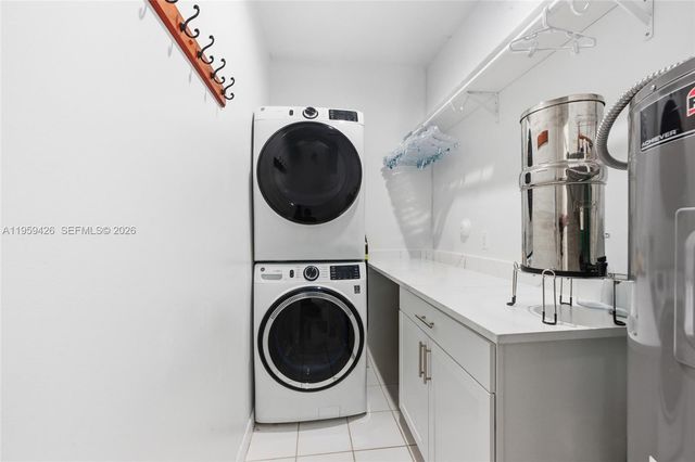 500 Cambridge Dr, Weston, FL 33326