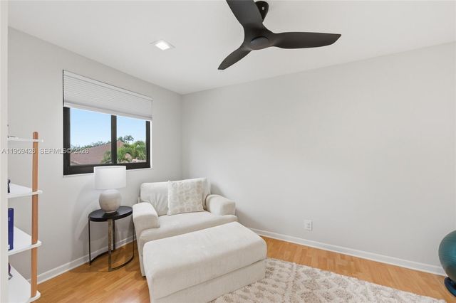 500 Cambridge Dr, Weston, FL 33326