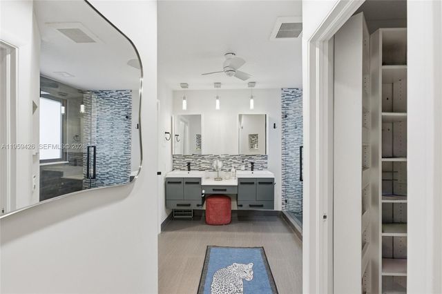 500 Cambridge Dr, Weston, FL 33326