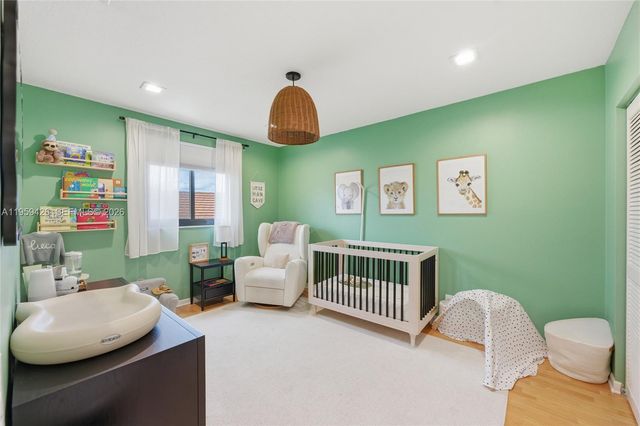 500 Cambridge Dr, Weston, FL 33326