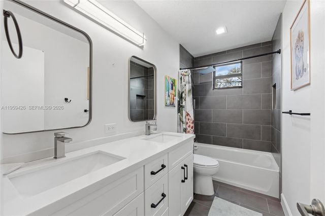 500 Cambridge Dr, Weston, FL 33326